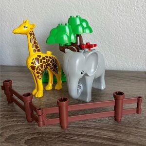Lego Duplo Giraffe and Elephant Zoo Exhibit Set